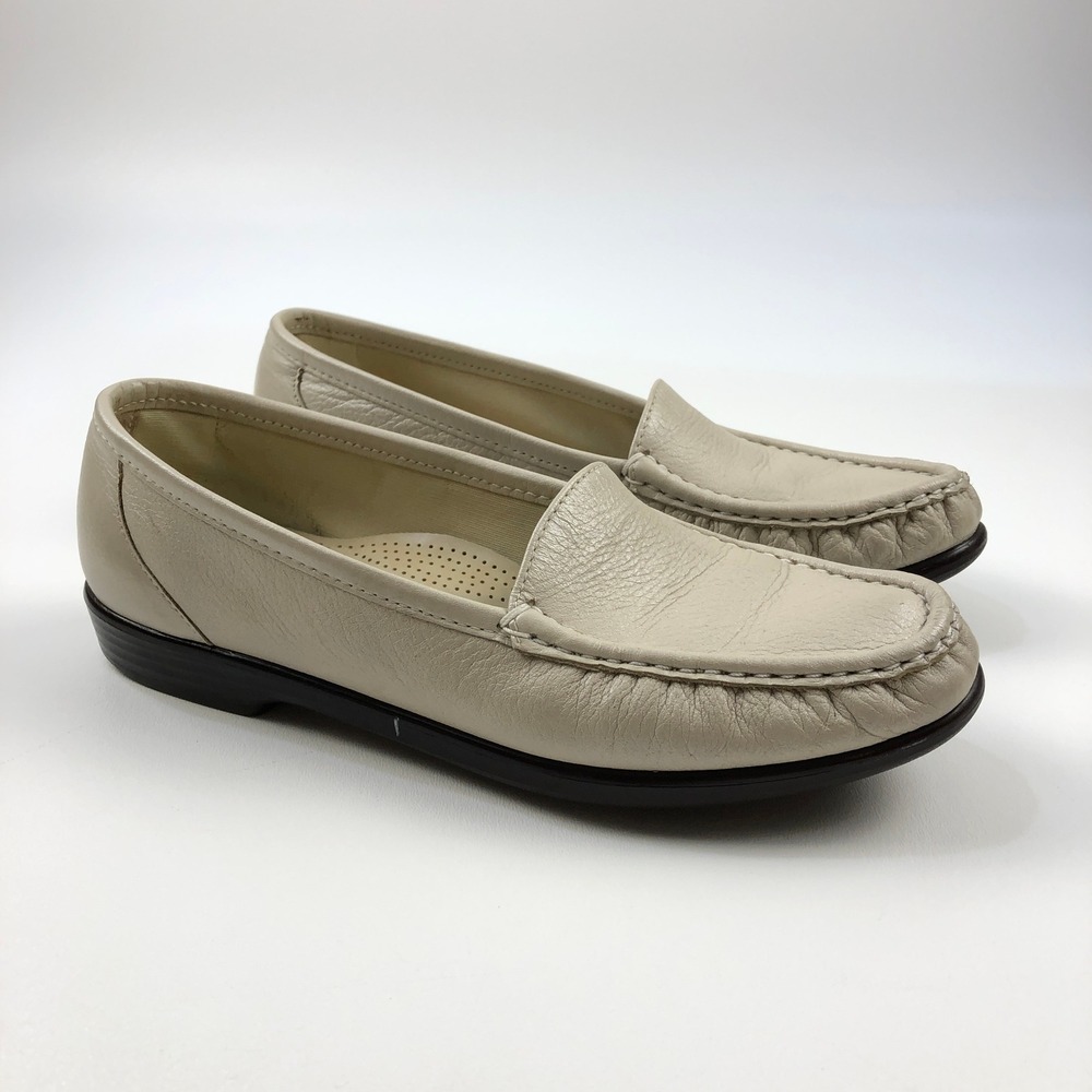 SAS Simplify Slip On Loafers Moccasin Women 9 Slim Narrow Leather Tripad Comfort
